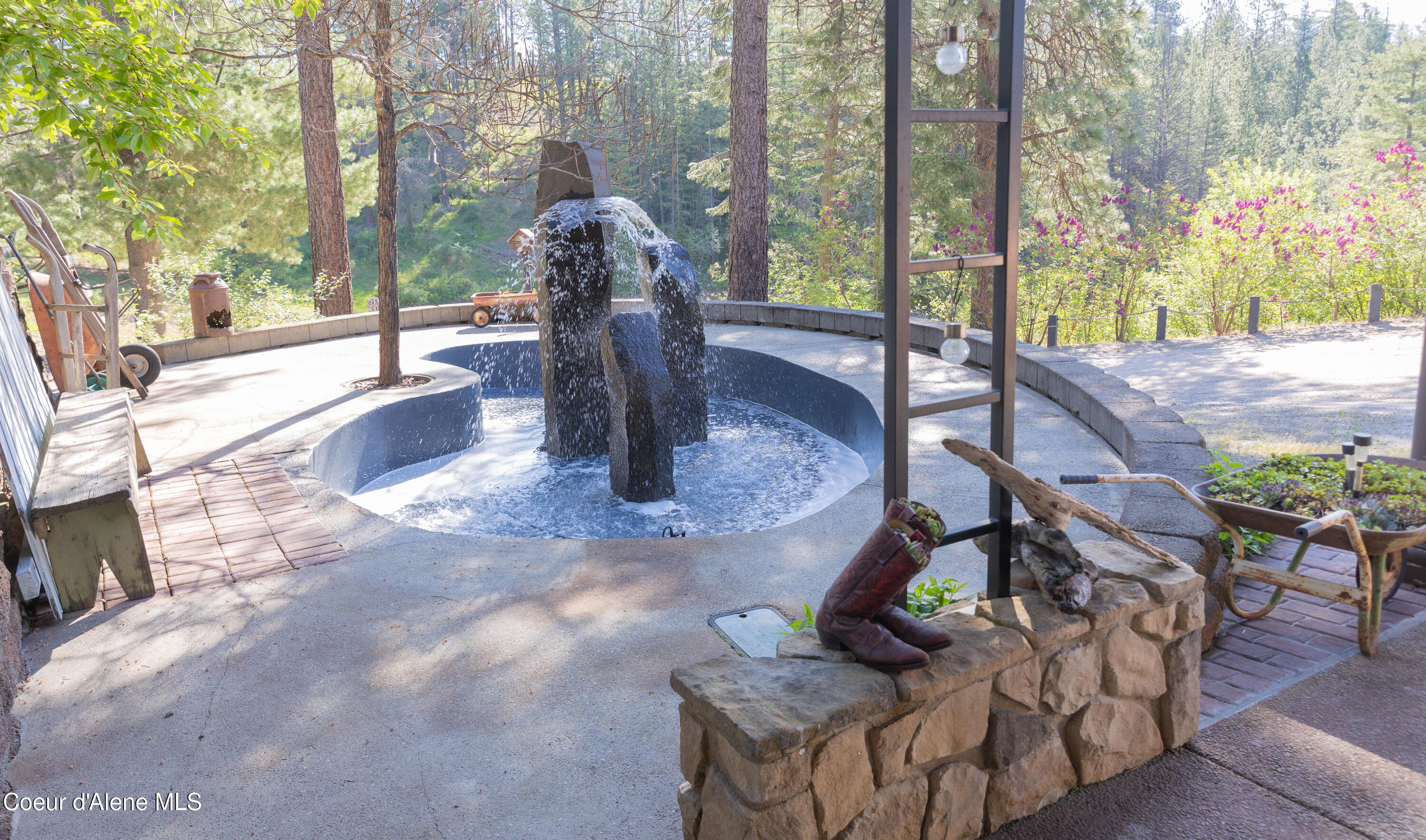 483 Paradise Road Pinehurst, ID 83850 - Photo 15 of 61 Massive Waterfall