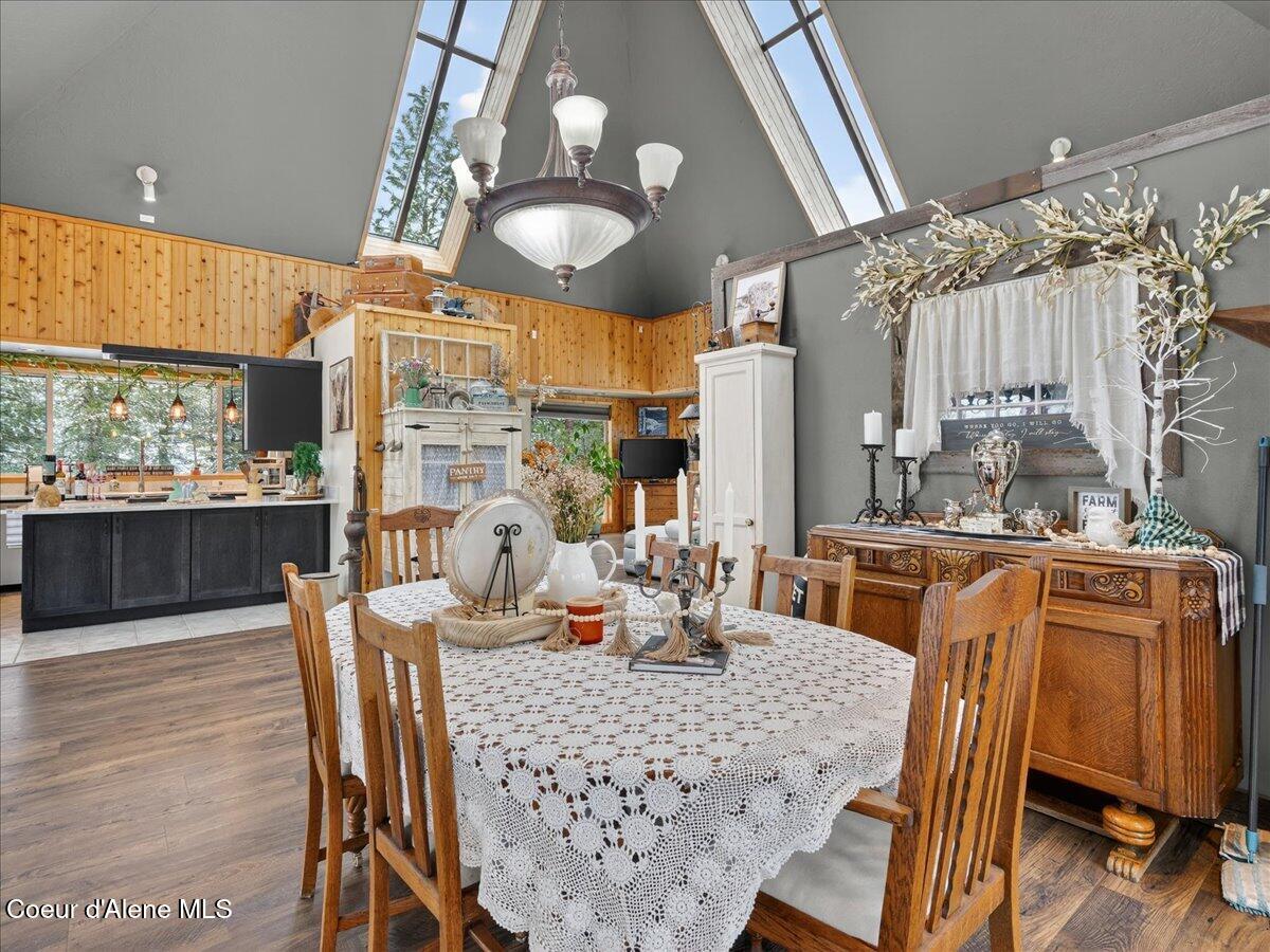 483 Paradise Road Pinehurst, ID 83850 - Photo 16 of 80 Cozy Dining Room