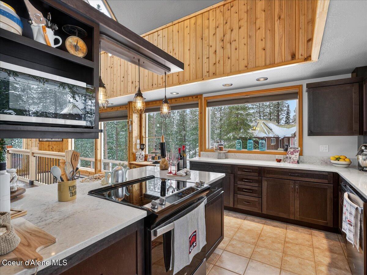 483 Paradise Road Pinehurst, ID 83850 - Photo 22 of 80 Vew Pendant Lighting