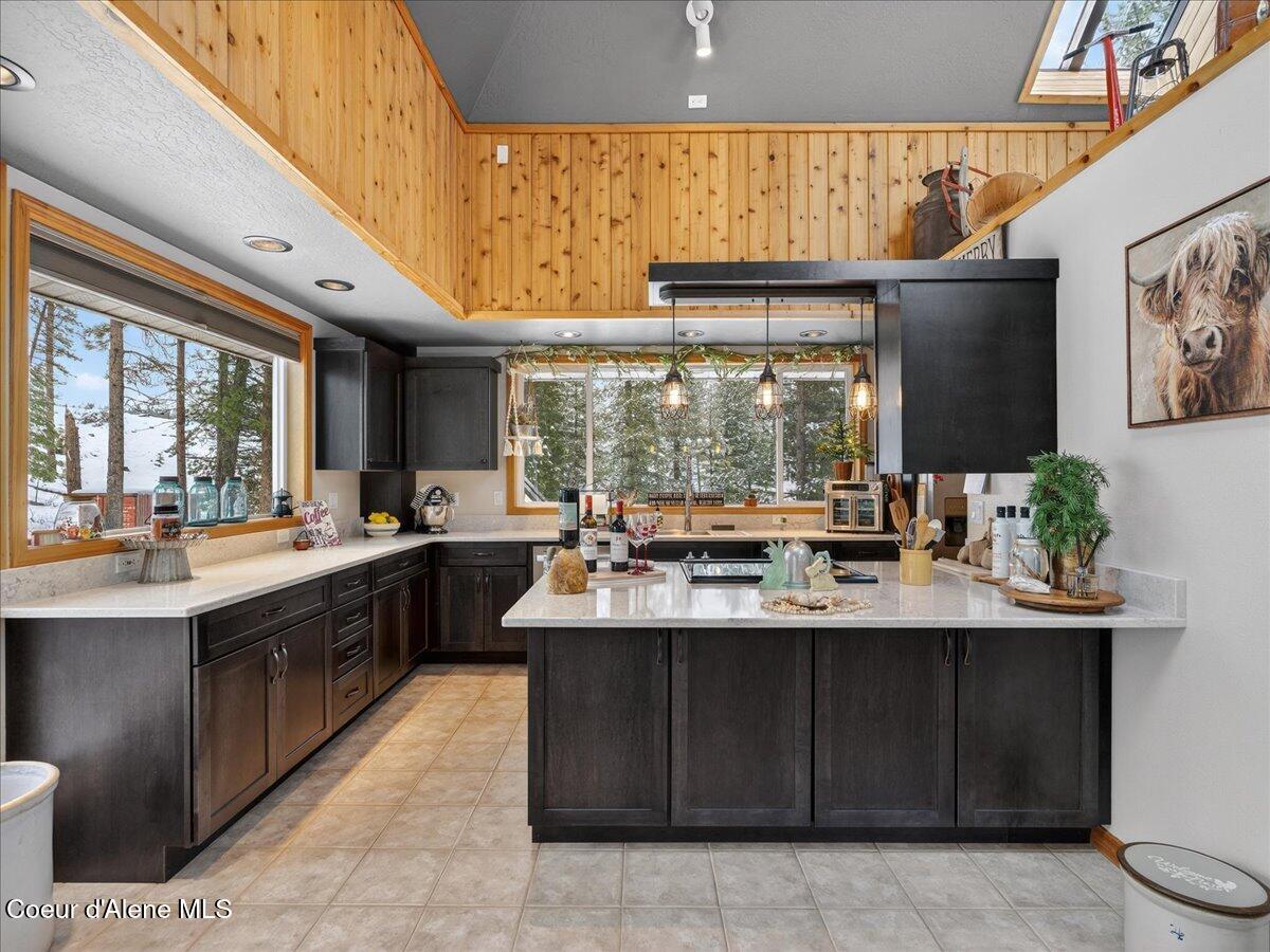 483 Paradise Road Pinehurst, ID 83850 - Photo 26 of 61 Custom KNotty Maple Cabinetry cabinetry