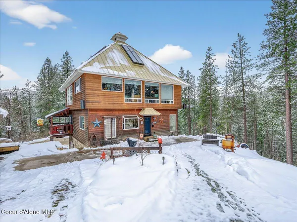 $1,399,900 | 483 Paradise Road, Pinehurst, ID 83850