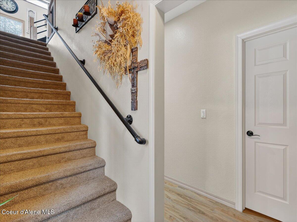 483 Paradise Road Pinehurst, ID 83850 - Photo 37 of 80 Bottom Floor Entry