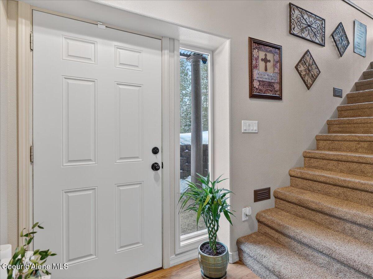 483 Paradise Road Pinehurst, ID 83850 - Photo 38 of 80 Side Door