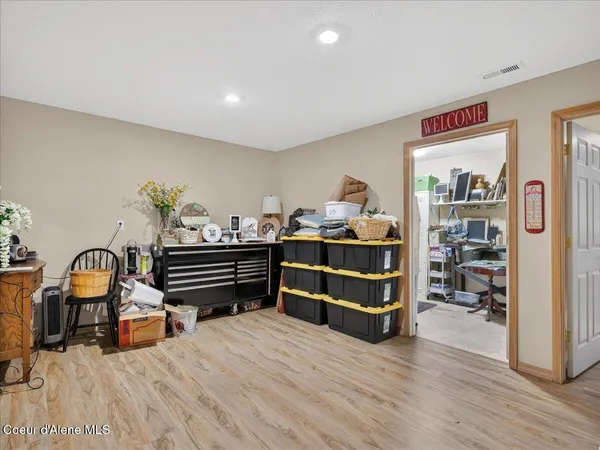 $1,399,900 | 483 Paradise Road, Pinehurst, ID 83850
