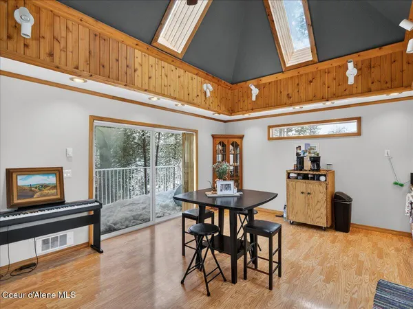 $1,499,900 | 483 Paradise Road, Pinehurst, ID 83850
