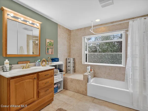 $1,399,900 | 483 Paradise Road, Pinehurst, ID 83850