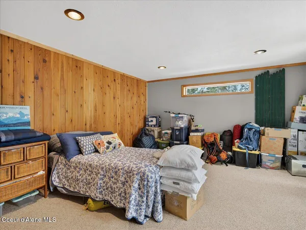 $1,399,900 | 483 Paradise Road, Pinehurst, ID 83850