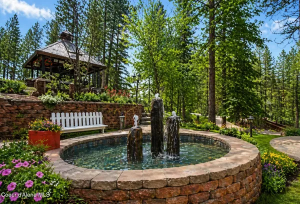$1,399,900 | 483 Paradise Road, Pinehurst, ID 83850