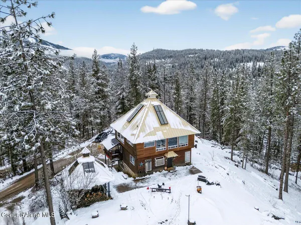 $1,399,900 | 483 Paradise Road, Pinehurst, ID 83850
