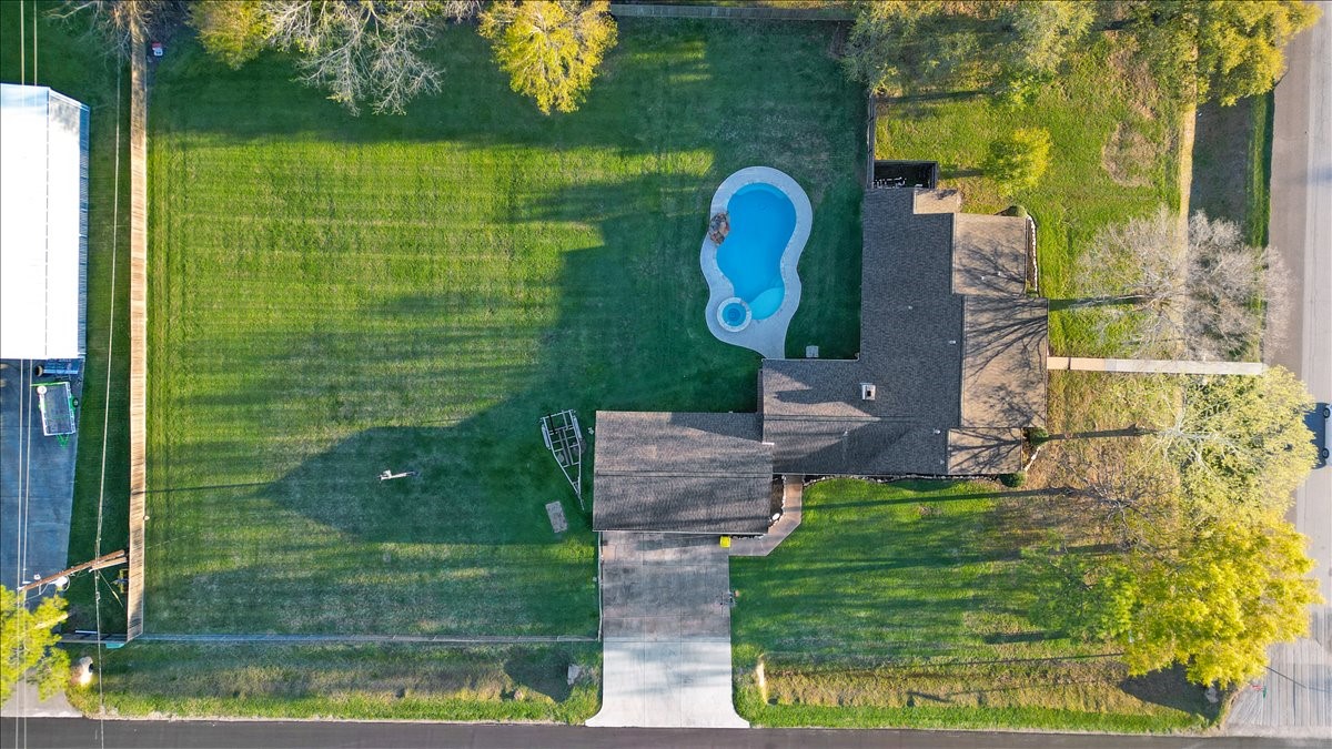 3809 Wingtail Way Pearland, TX 77584 - Photo 5 of 29 a view of a door and chair