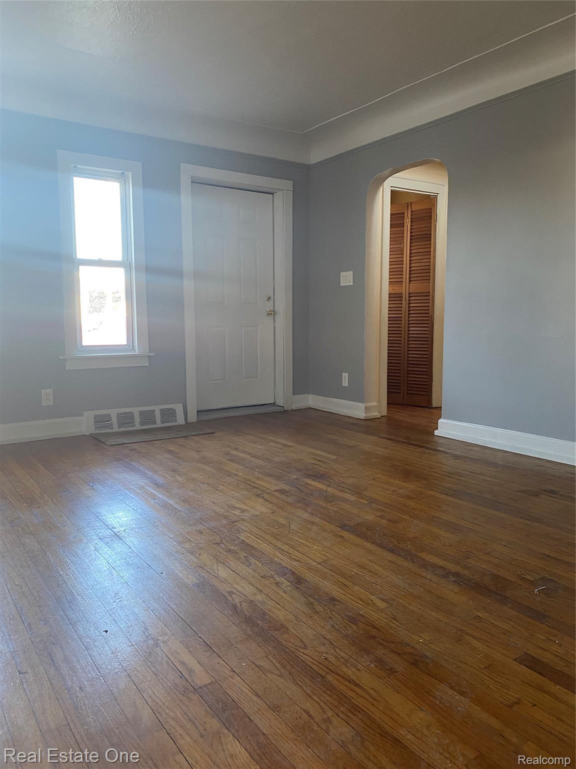 6258 Schaefer Road Dearborn, MI 48126 - Photo 11 of 17 DB423856-9E46-4F7B-932C-F2F275D13568.jpeg