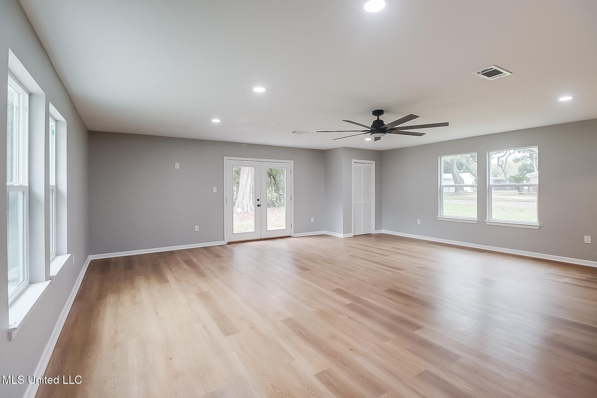 335 Jim Money Road Biloxi, MS 39531 - Photo 13 of 32 13