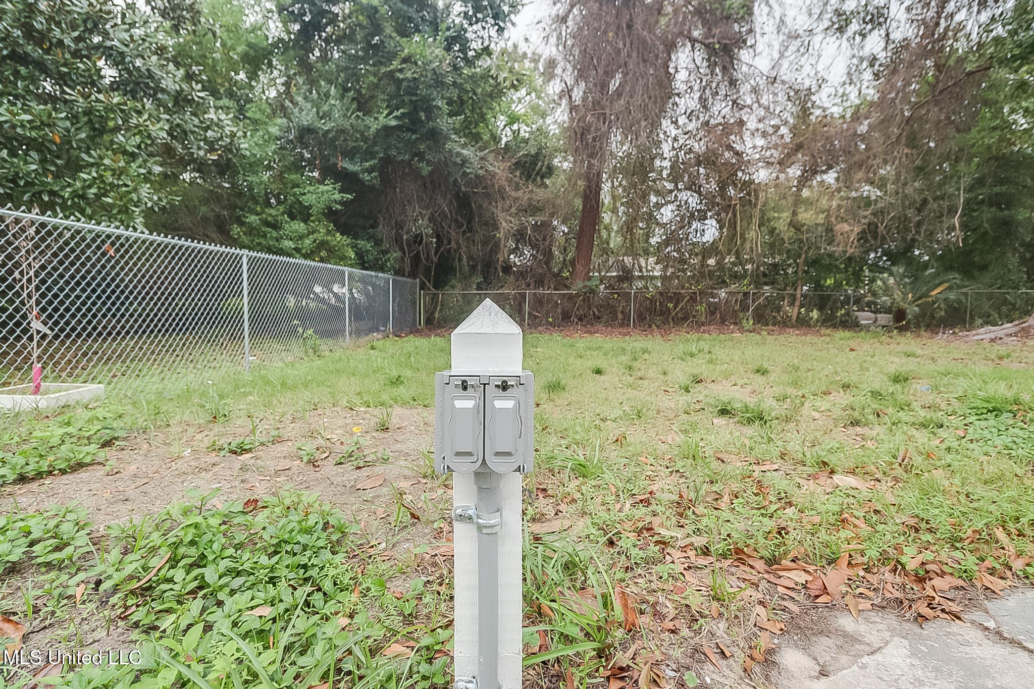 335 Jim Money Road Biloxi, MS 39531 - Photo 27 of 32 26