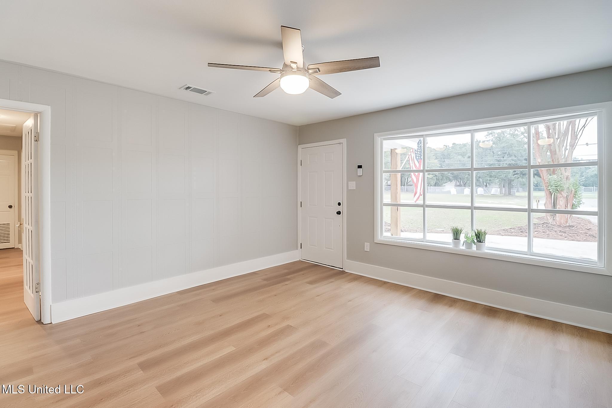 335 Jim Money Road Biloxi, MS 39531 - Photo 4 of 32 4