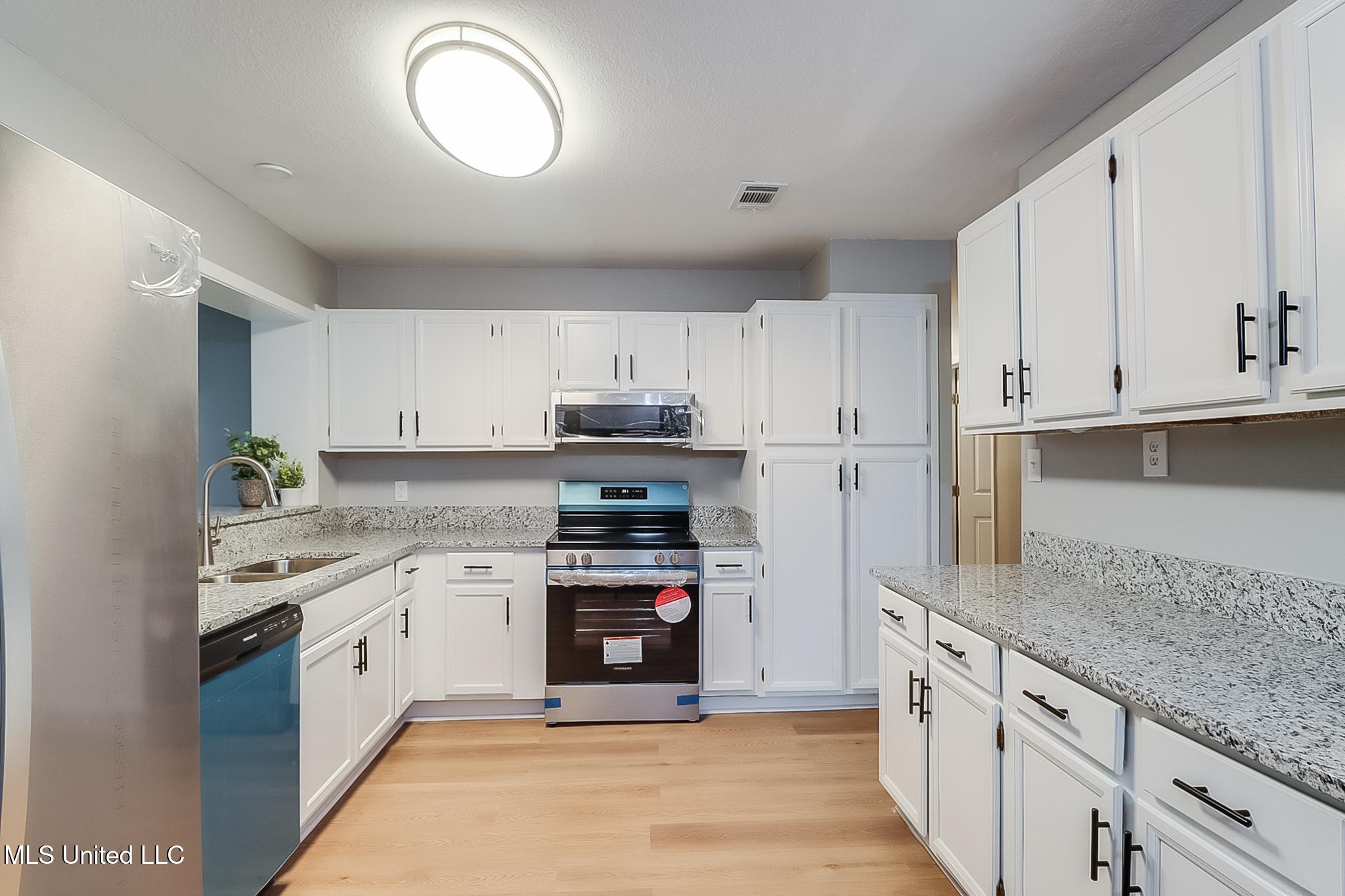 335 Jim Money Road Biloxi, MS 39531 - Photo 8 of 32 8