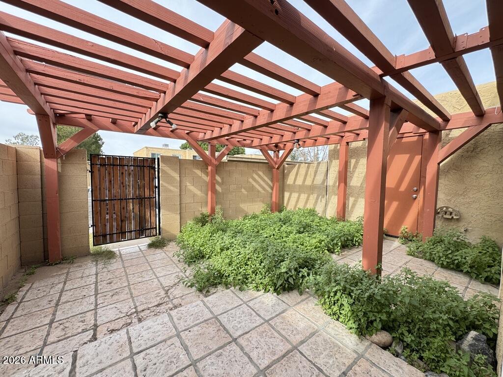 948 South Alma School Road, Unit 9 Mesa, AZ 85210 - Photo 16 of 17 4A16D731-29EA-4393-9C7D-42817CE3589A_1_1