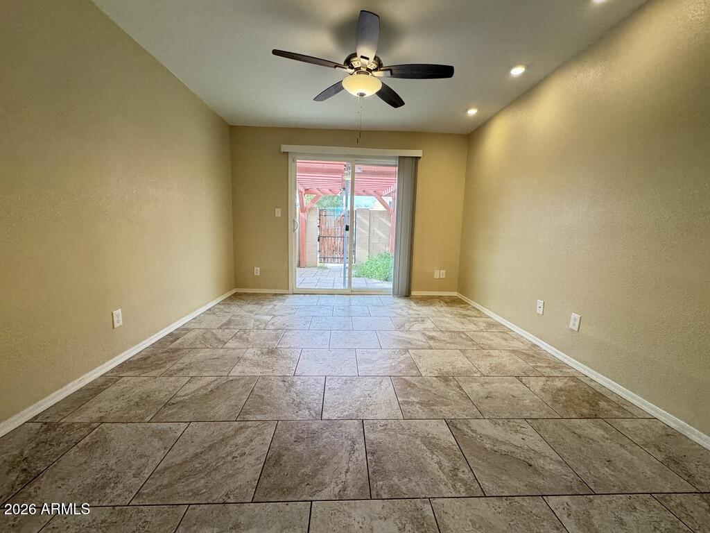 948 South Alma School Road, Unit 9 Mesa, AZ 85210 - Photo 4 of 17 213D8D52-C173-41E8-B045-71F5B5EE8D99_1_1