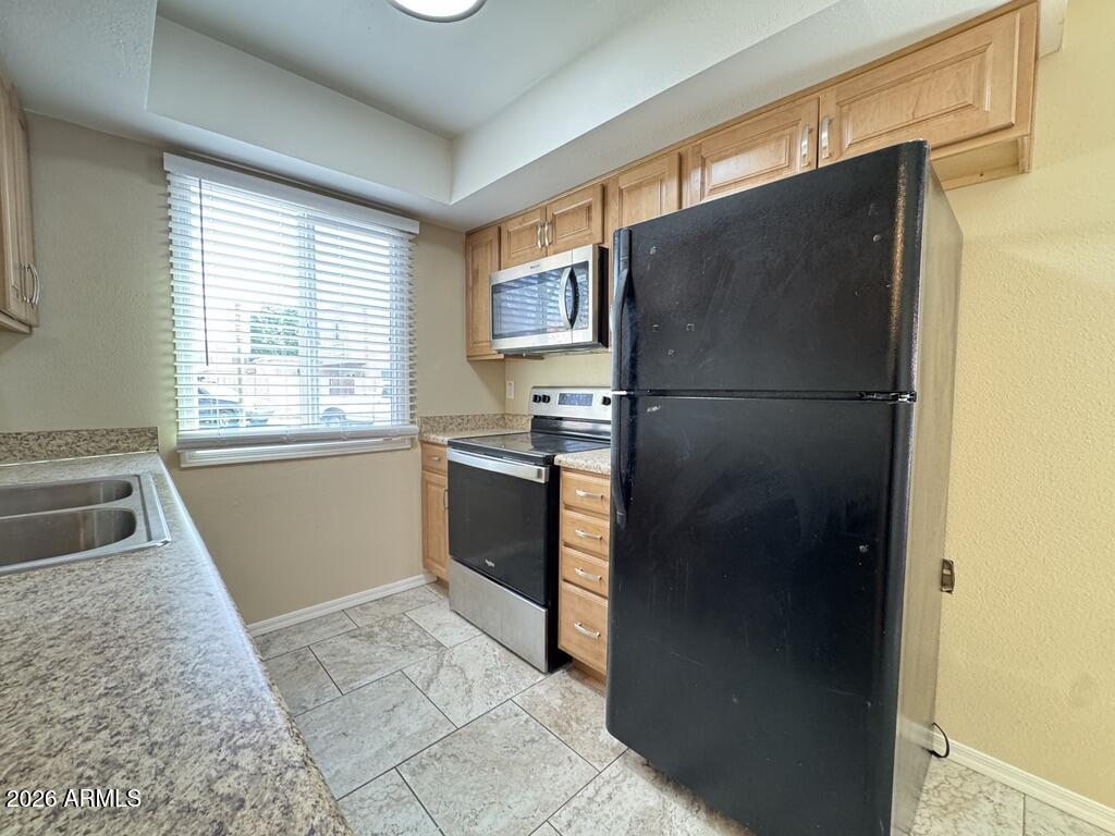 948 South Alma School Road, Unit 9 Mesa, AZ 85210 - Photo 7 of 17 29E9D463-4856-41DA-8C03-4ACD2DC16FC9_1_1