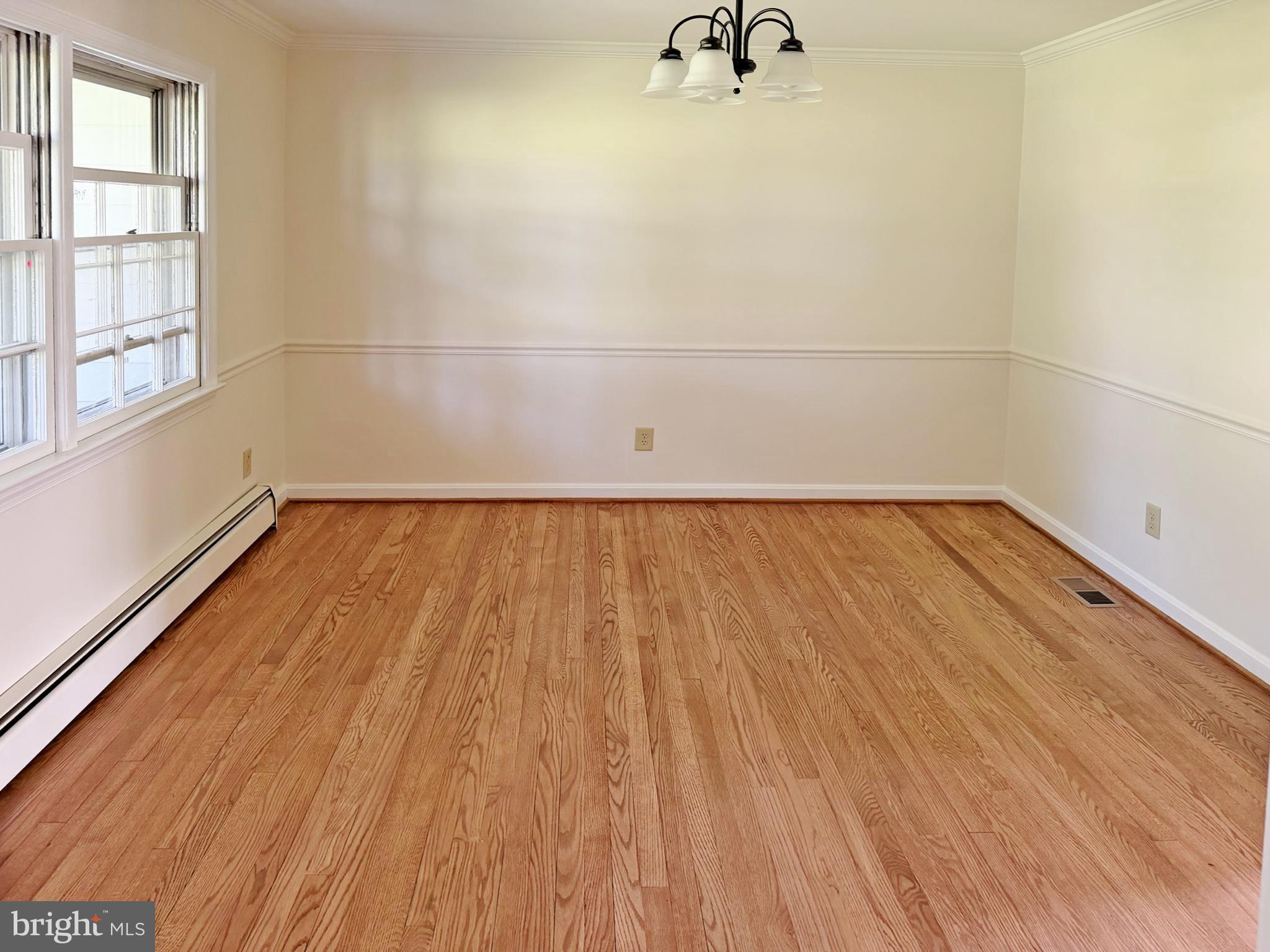 9248 Springs Road Warrenton, VA 20186 - Photo 9 of 21 Dining room