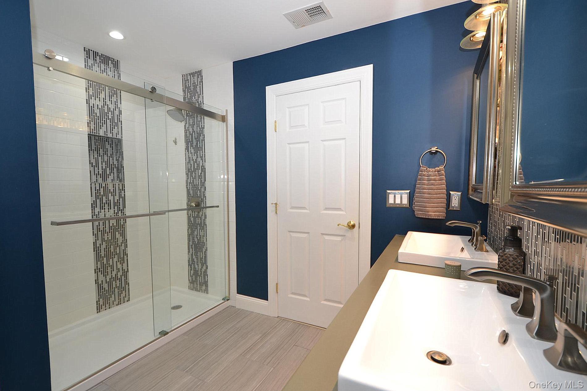 321 Medea Way Central Islip, NY 11722 - Photo 17 of 22