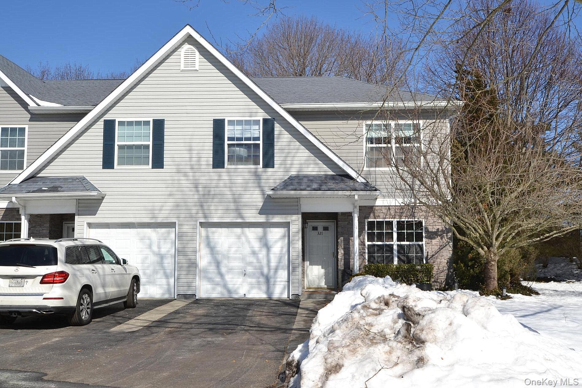 321 Medea Way Central Islip, NY 11722 - Photo 2 of 22