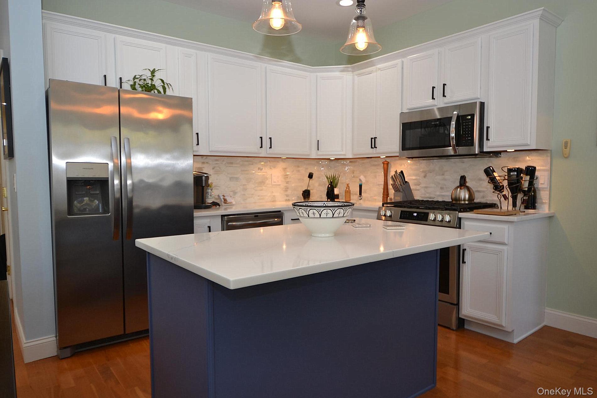 321 Medea Way Central Islip, NY 11722 - Photo 4 of 22