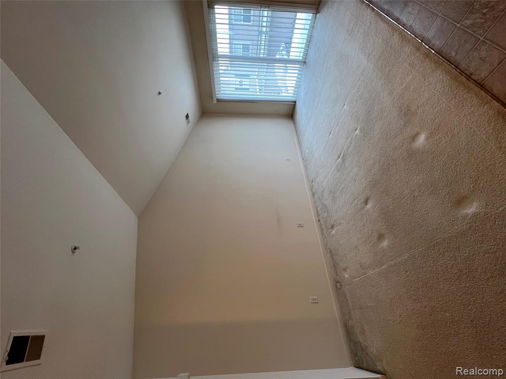 316 North Wixom Road, Unit 33 Wixom, MI 48393 - Photo 4 of 18