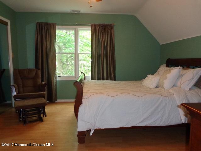 98 Mary Bell Road Manahawkin, NJ 08050 - Photo 15 of 23 98 Mary Bell Bedroom