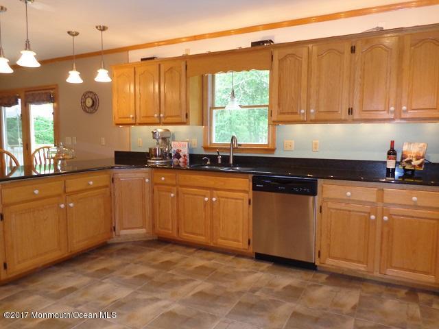 98 Mary Bell Road Manahawkin, NJ 08050 - Photo 8 of 23 98 Mary Bell Kitchen towards Sink