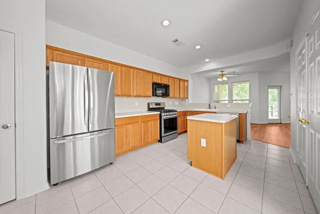 $299,900 | 91 North Avonlea Circle, The Woodlands, TX 77382