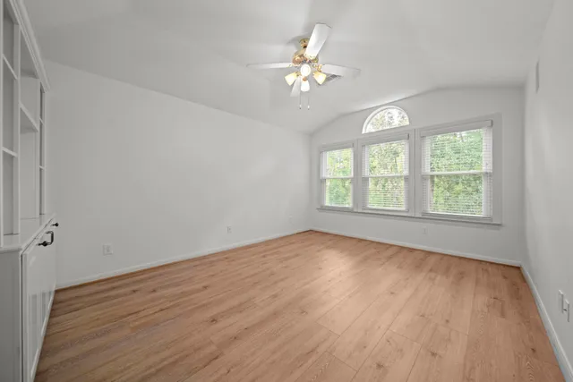 $299,900 | 91 North Avonlea Circle, The Woodlands, TX 77382