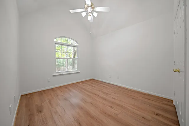 $299,900 | 91 North Avonlea Circle, The Woodlands, TX 77382