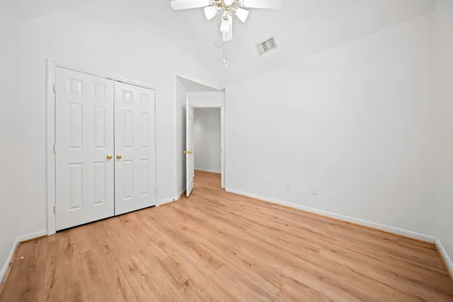 $299,900 | 91 North Avonlea Circle, The Woodlands, TX 77382