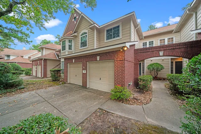 $299,900 | 91 North Avonlea Circle, The Woodlands, TX 77382