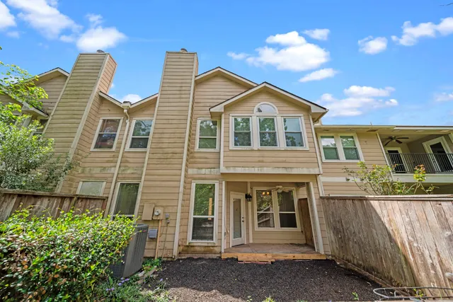 $299,900 | 91 North Avonlea Circle, The Woodlands, TX 77382