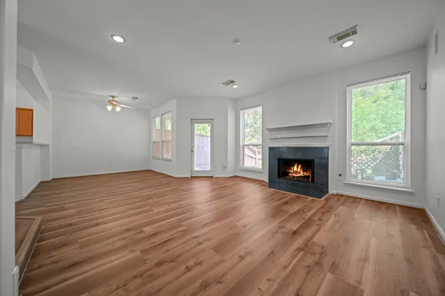 $299,900 | 91 North Avonlea Circle, The Woodlands, TX 77382