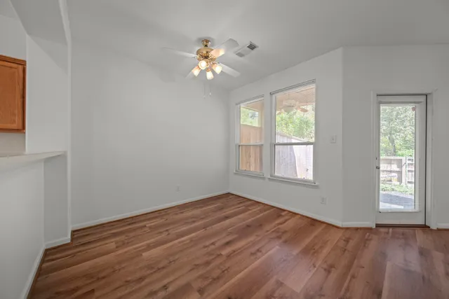 $299,900 | 91 North Avonlea Circle, The Woodlands, TX 77382