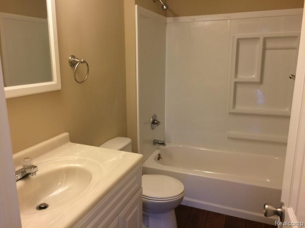 251 East Coon Lake Road Howell, MI 48843 - Photo 17 of 37