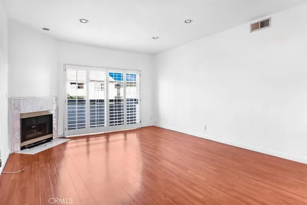 $4,200 | 10650 Kinnard Avenue, Unit 206, Los Angeles, CA 90024