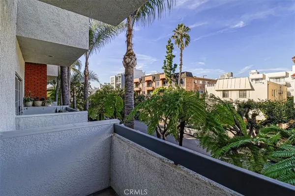 $4,200 | 10650 Kinnard Avenue, Unit 206, Los Angeles, CA 90024