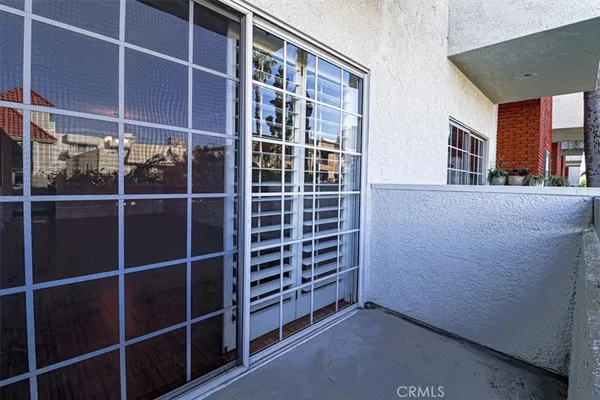 $4,200 | 10650 Kinnard Avenue, Unit 206, Los Angeles, CA 90024