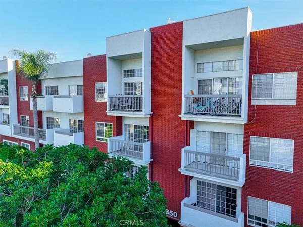 $4,200 | 10650 Kinnard Avenue, Unit 206, Los Angeles, CA 90024
