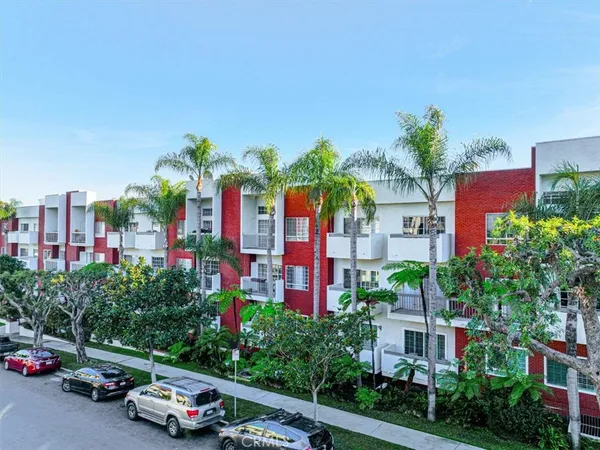$4,200 | 10650 Kinnard Avenue, Unit 206, Los Angeles, CA 90024