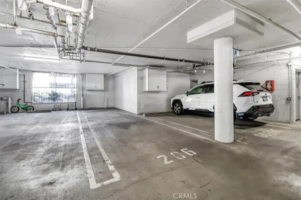$4,200 | 10650 Kinnard Avenue, Unit 206, Los Angeles, CA 90024