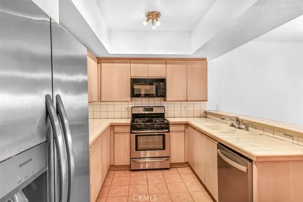 $4,200 | 10650 Kinnard Avenue, Unit 206, Los Angeles, CA 90024