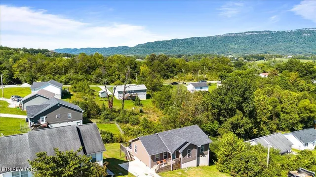 $238,500 | 236 Sandy Hill Road, La Follette, TN 37766