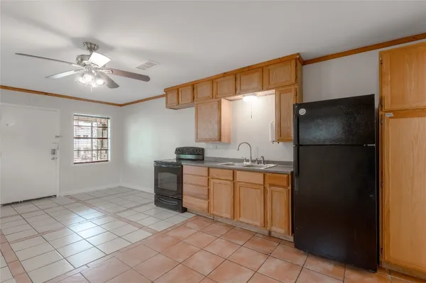 $799 | 1412 22nd Street, Unit B, Huntsville, TX 77340