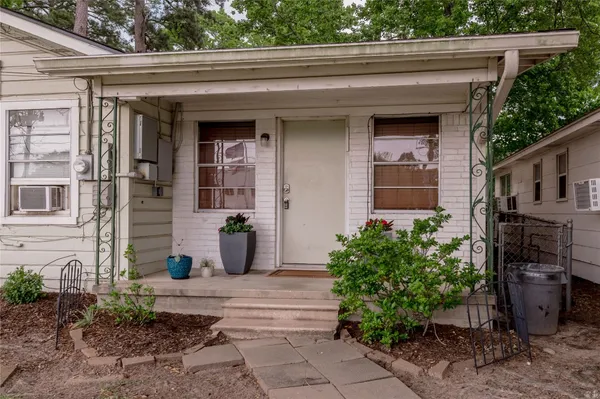 $799 | 1412 22nd Street, Unit B, Huntsville, TX 77340