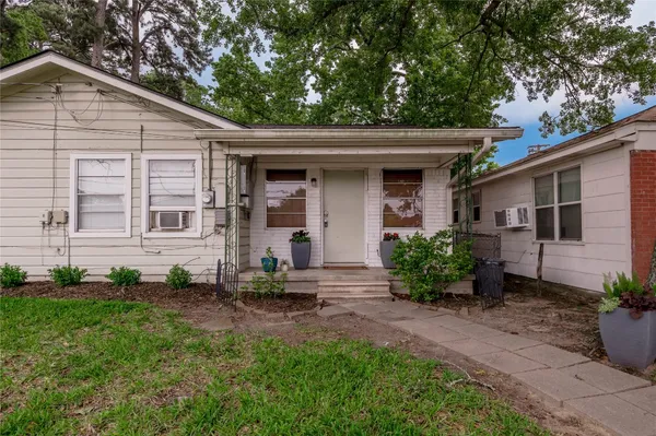 $799 | 1412 22nd Street, Unit B, Huntsville, TX 77340