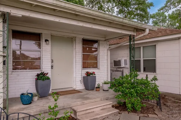 $799 | 1412 22nd Street, Unit B, Huntsville, TX 77340